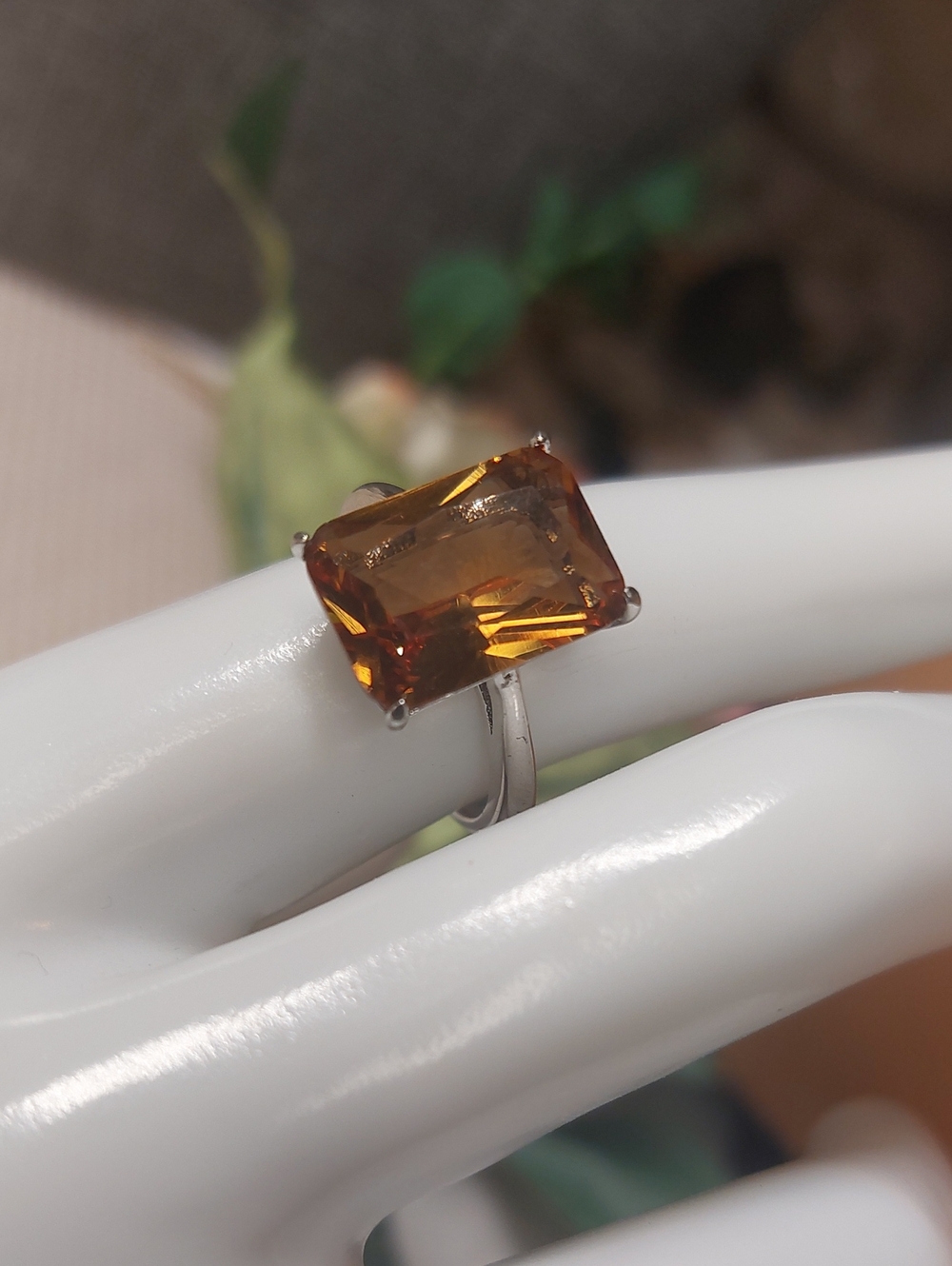 QUEEN Vintage Sterling Silver 925 Lab Zultanite Color-Changing Ring Size 7